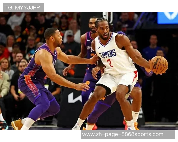 快船与热火激战正酣NBA赛场上演精彩对决引发球迷热议